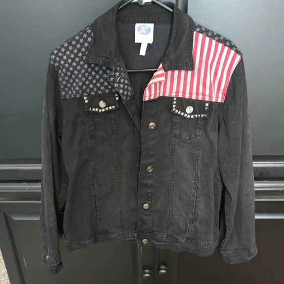 DG2 by Diane Gilman Black Jacket with Flag Design - Picture 1 of 6